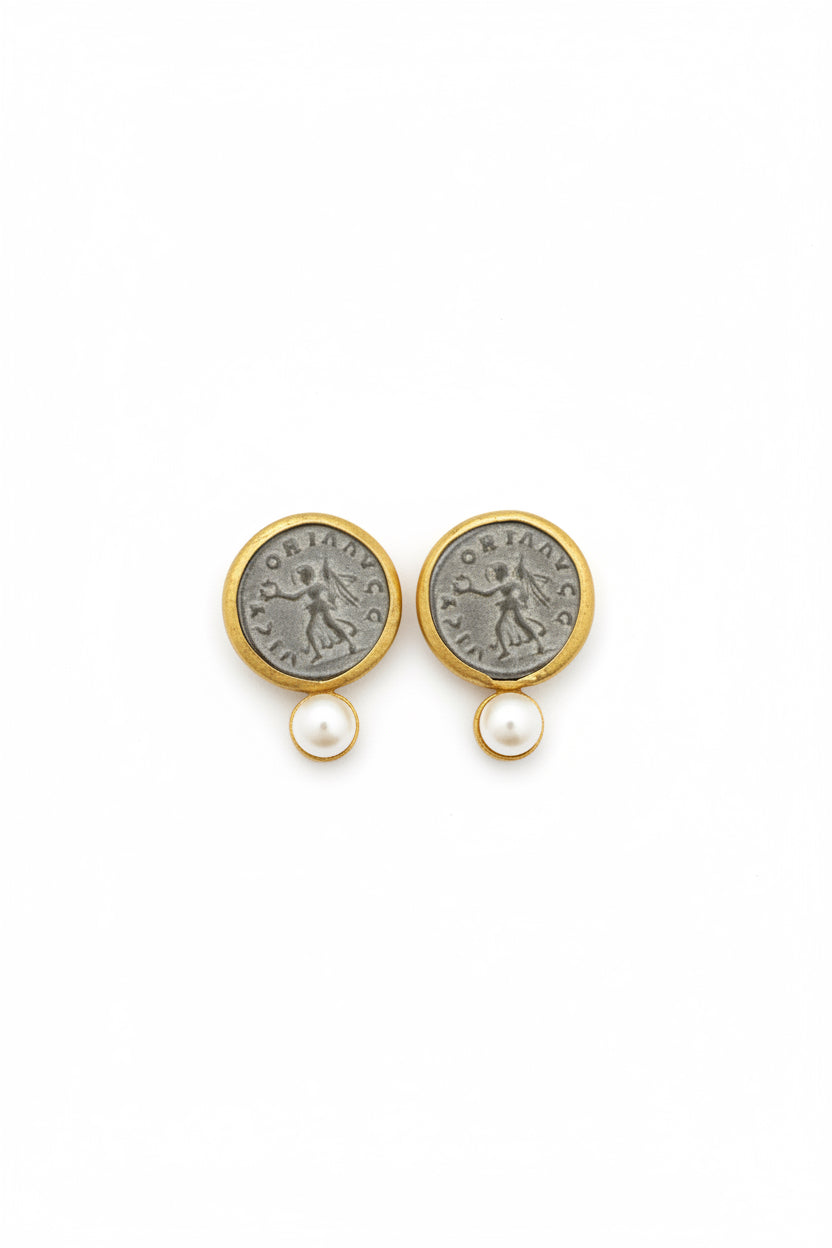 Coin Post Earrings With Pearl