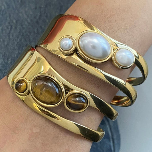 Golden Bangle with Tigger Eye