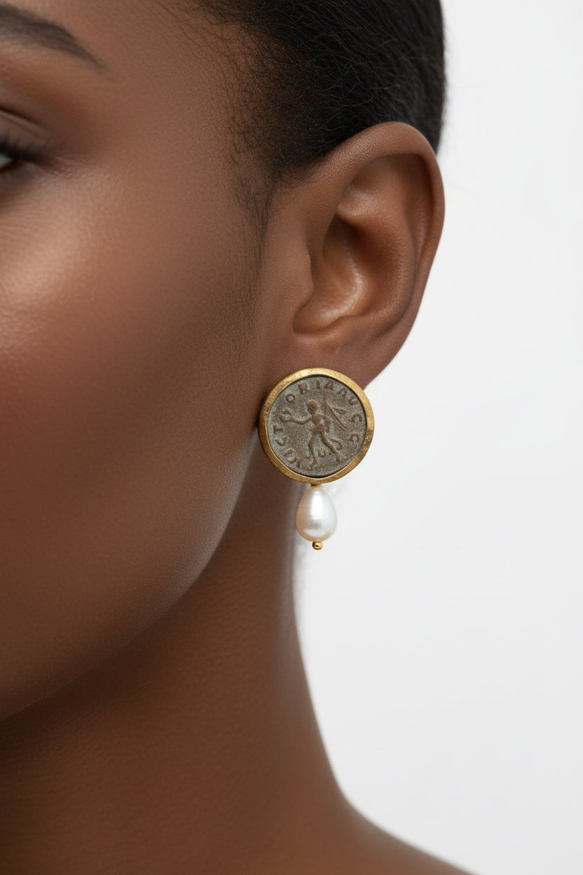 Coin Post Earrings With Pearl